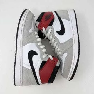 Jordan 1 Retro High Light Smoke Grey