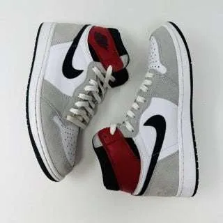 Jordan 1 Retro High Light Smoke Grey