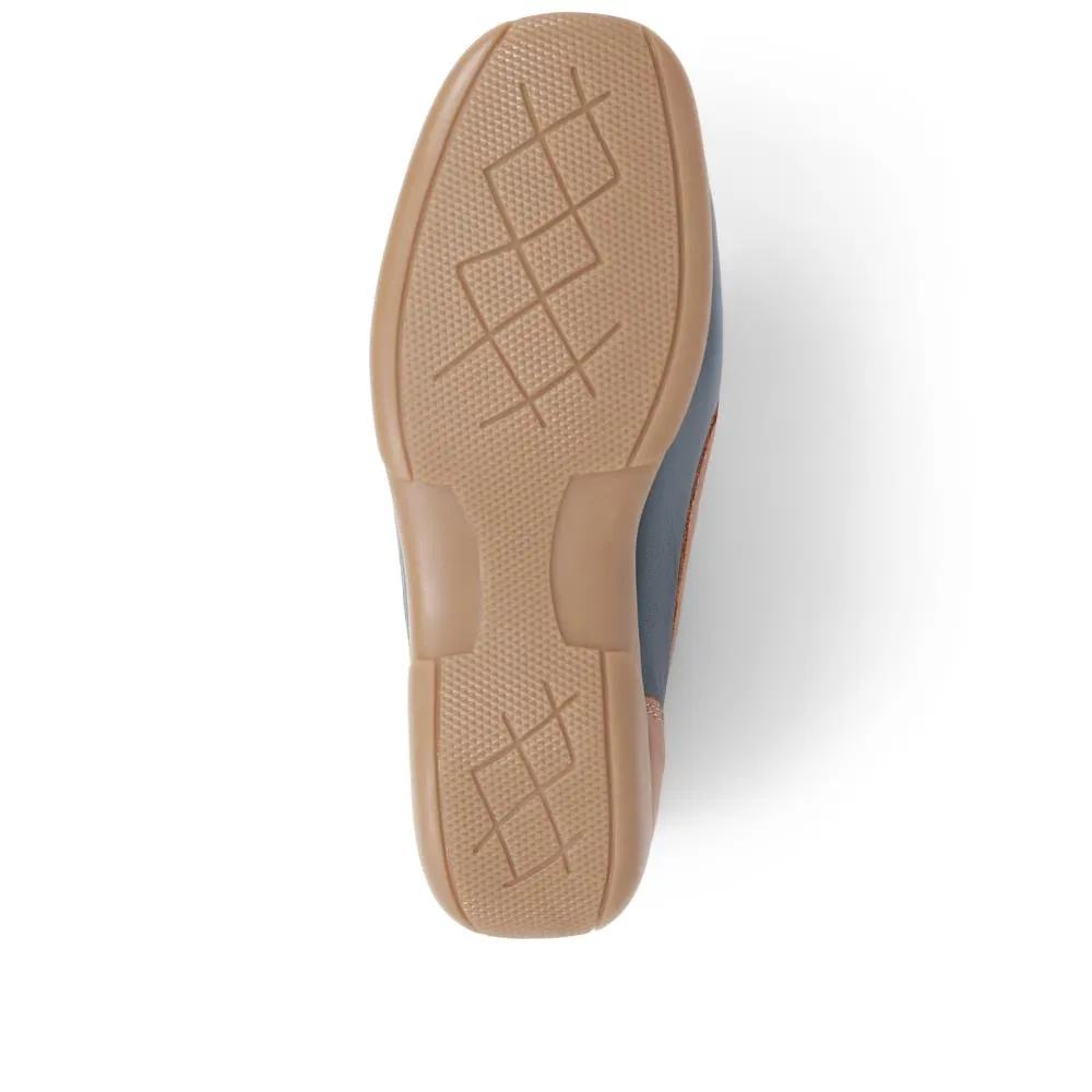Leather Moccasins - CONT39003 / 325 242