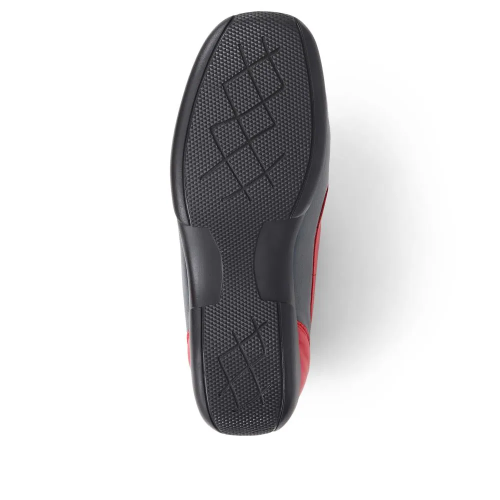 Leather Moccasins - CONT39003 / 325 242