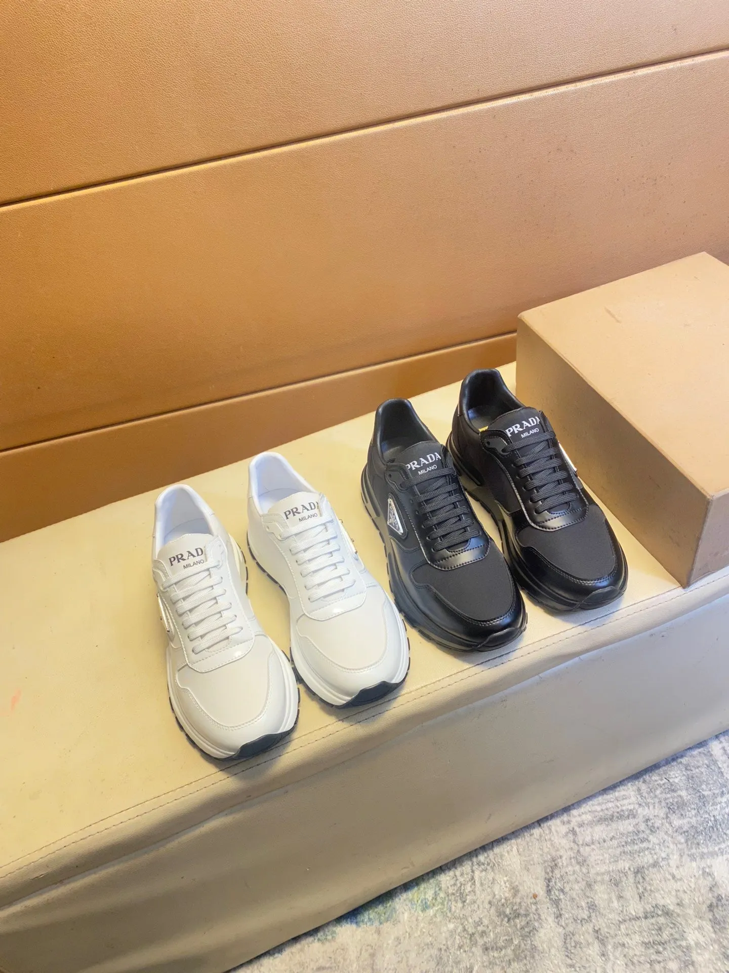 MSE074  Prada Re-Nylon and Brushed Leather Sneakers / Size6-12